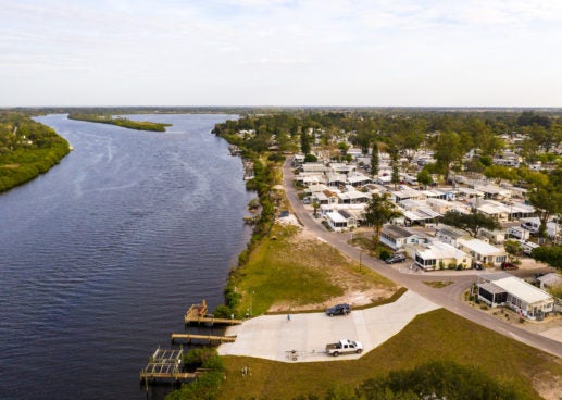 Aerial shot of River Vista RV Village and the river